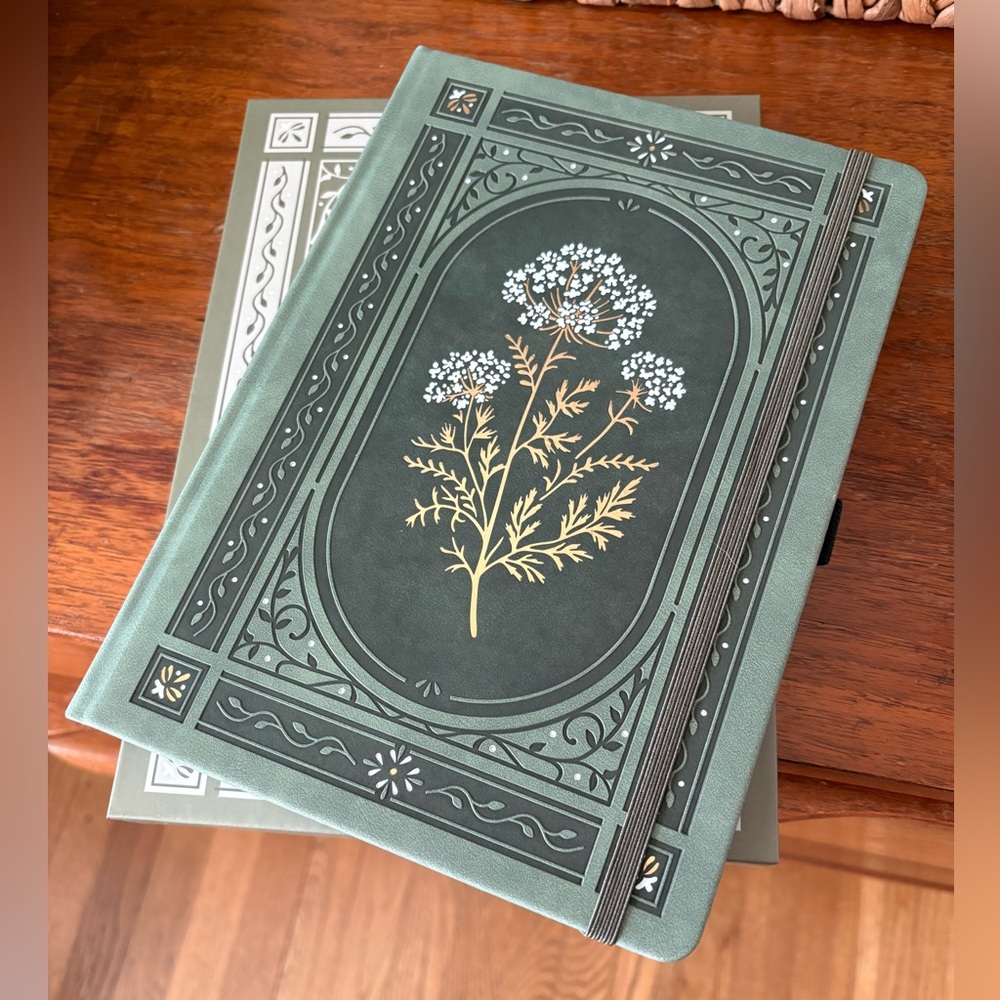 Archer And Olive B5 Dot Grid Notebook: Queen Anne’s Lace NIB